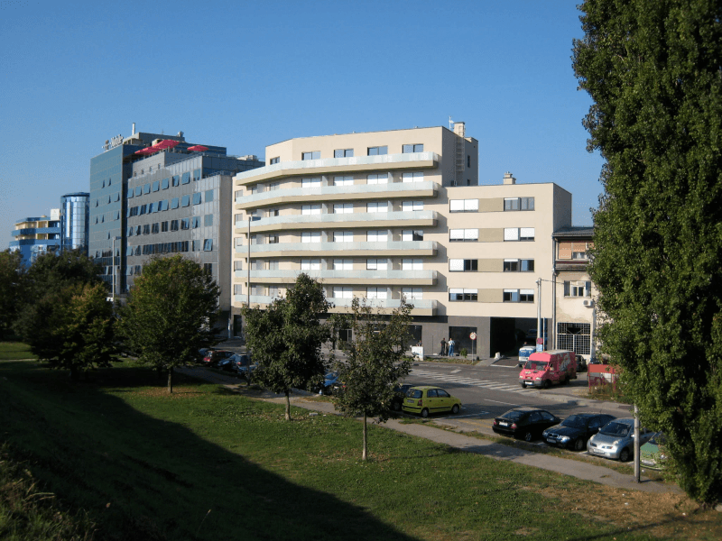 2009. Stambeno-poslovna zgrada, Šarengradska ul., Zagreb